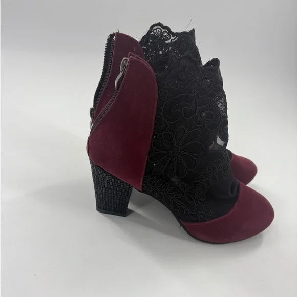 Elegant Lace-Trimmed Burgundy Ankle Boots - Picture 4 of 9